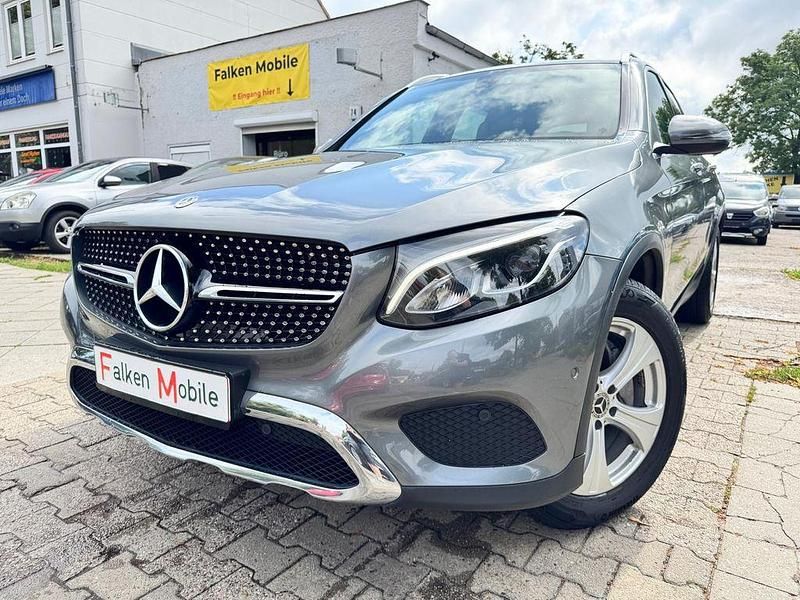Grau Gebraucht 2018 Mercedes GLC350 SUV | 27.998 € (Guter Preis) - Bild 1/4