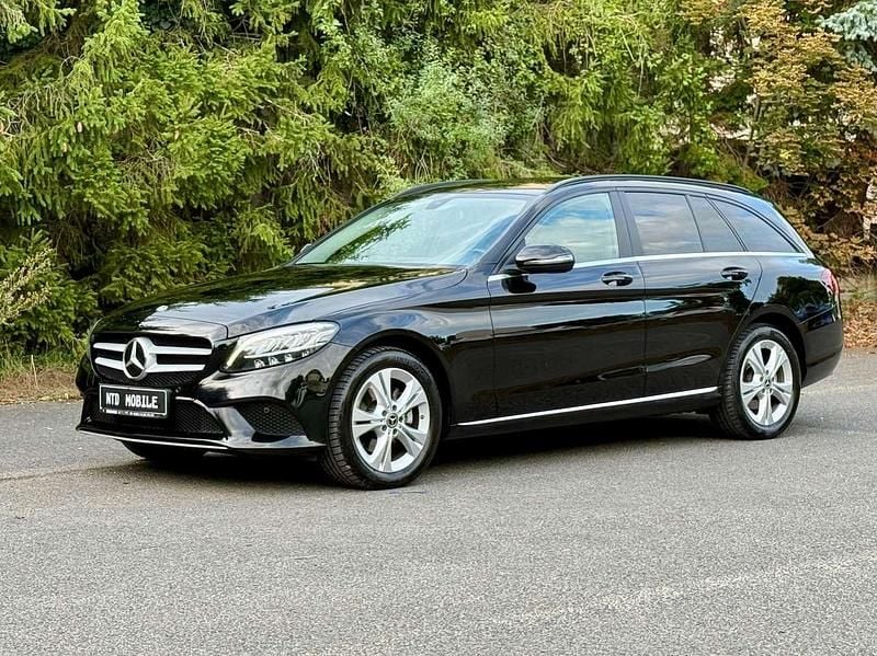 Schwarz Gebraucht 2019 Mercedes C220 Kombi | 24.790 € (Guter Preis) - Bild 1/4