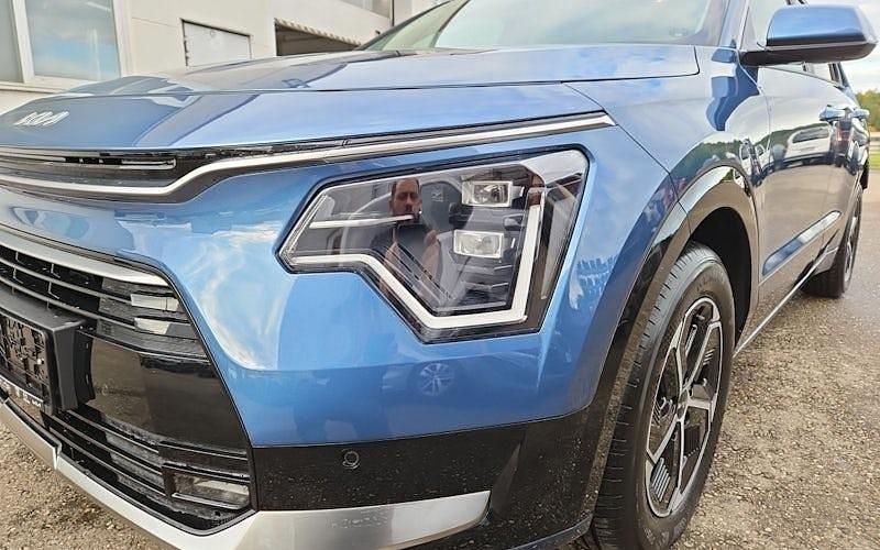 Gebraucht Kia Niro Vision 129 PS (94 kW) 2024 Blau SUV