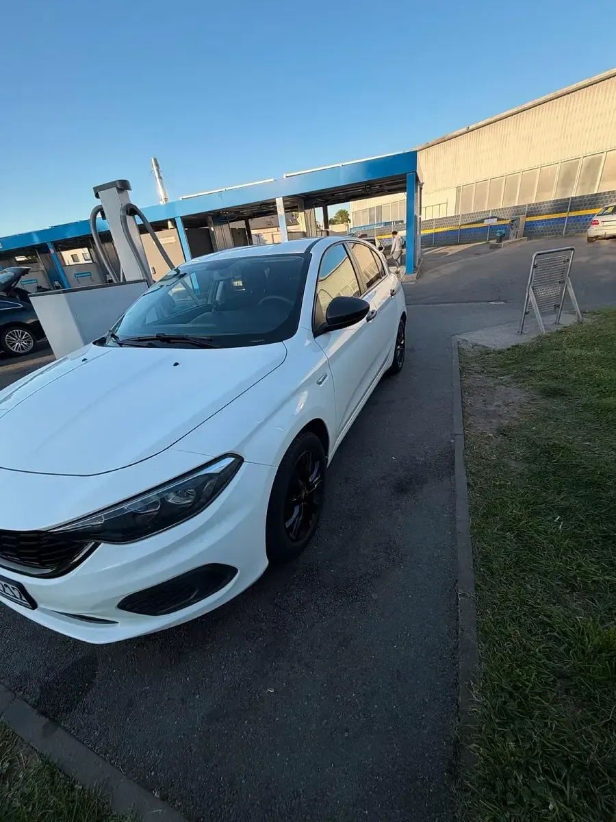 Gebraucht Fiat Tipo 95 PS (69 kW) 2019 Weiß Kleinwagen