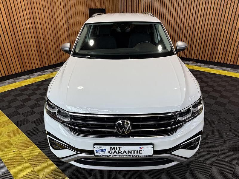 Gebraucht VW Tiguan Allspace 200 PS (147 kW) 2022 Pure white SUV
