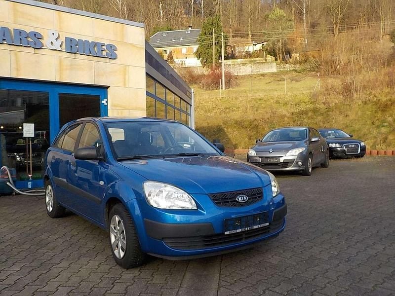 Gebraucht Kia Rio Attract 97 PS (71 kW) 2009 Saphirblau met. Kleinwagen