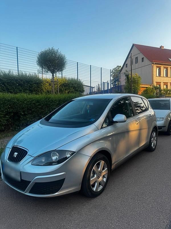 Silber Gebraucht 2009 Seat Altea Limousine | 1.800 € (Guter Preis) - Bild 1/4