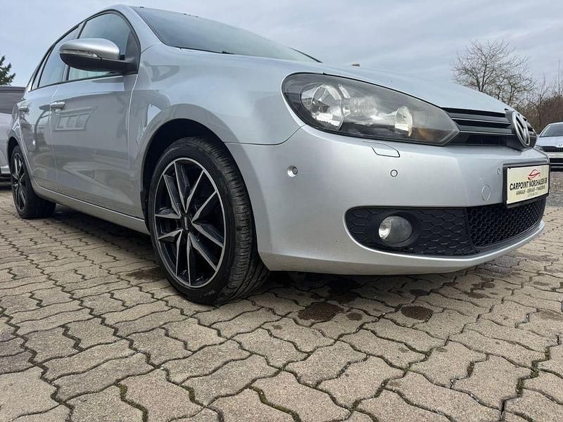 Gebraucht VW Golf VI Team 105 PS (77 kW) 2011 Silber Kleinwagen