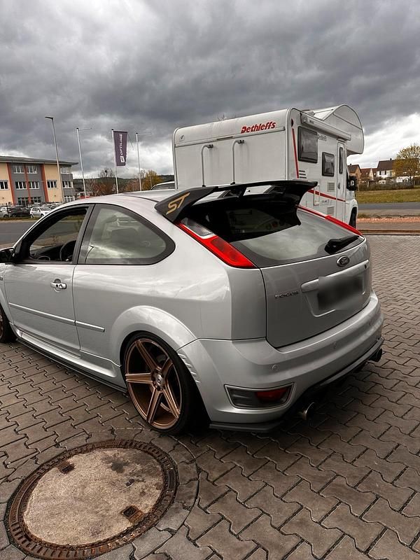 Gebraucht Ford Focus 272 PS (200 kW) 2007 Silber Coupé
