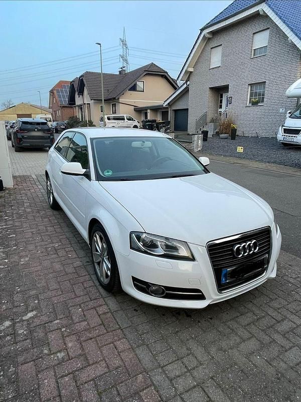 Gebraucht Audi A3 Ambition 116 PS (85 kW) 2011 Weiß Kleinwagen