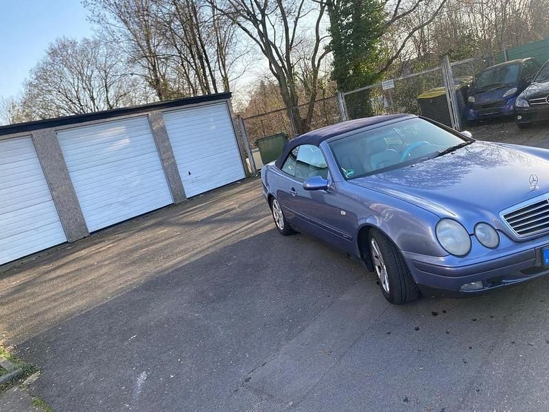 Gebraucht Mercedes CLK200 Avantgarde 136 PS (100 kW) 1998 Blau Cabrio