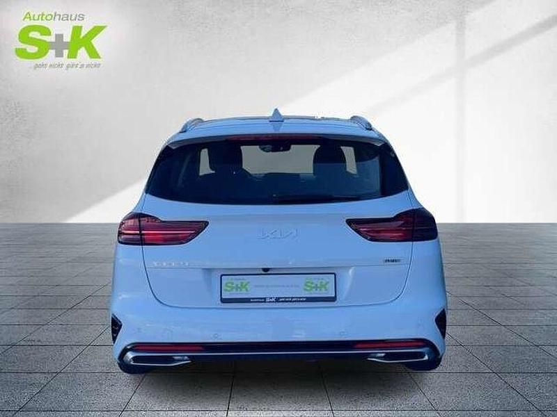 Gebraucht Kia Ceed Vision 141 PS (103 kW) 2022 Weiß Kleinwagen