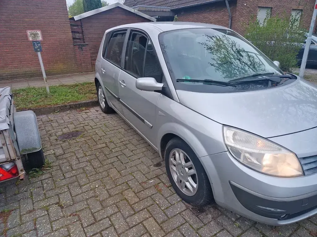Gebraucht Renault Scénic II 135 PS (99 kW) 2005 Silber Van / Kleinbus