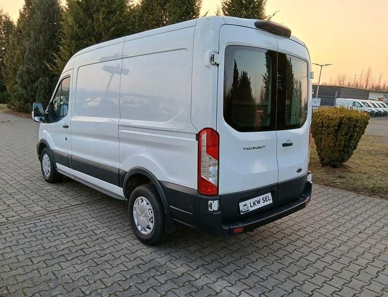 Gebraucht Ford Transit Trend 131 PS (96 kW) 2019 Weiß Van / Kleinbus