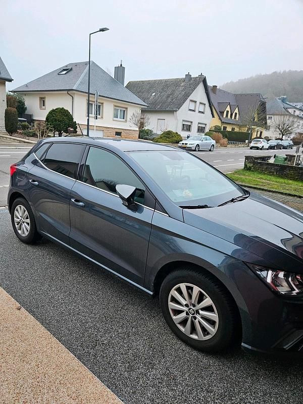 Grau Gebraucht 2020 Seat Ibiza XCELLENCE Kleinwagen | 15.000 € (Guter Preis) - Bild 1/4