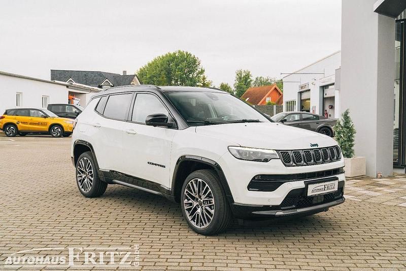 Weiß Neu 2025 Jeep Compass Summit SUV | 39.190 € (Fairer Preis) - Bild 1/4