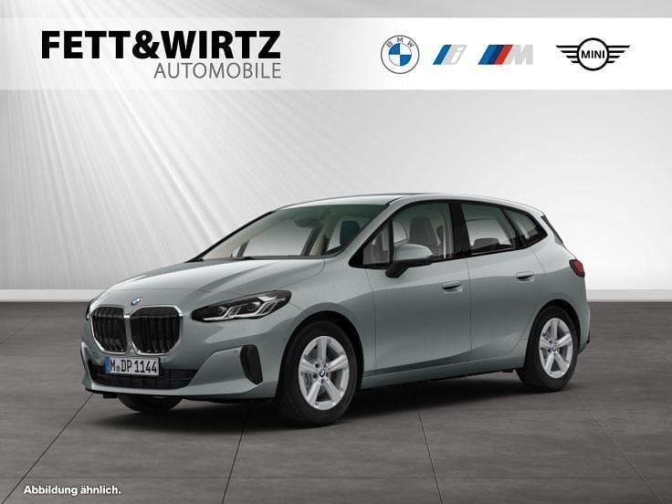 Gebraucht BMW 220 163 PS (119 kW) 2025 Skyscraper grau metallic