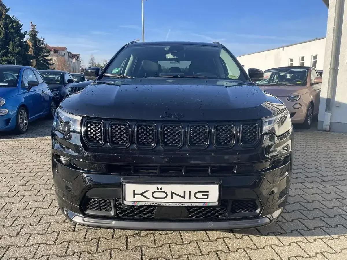 Gebraucht Jeep Compass Altitude 131 PS (96 kW) 2023 Solid black SUV