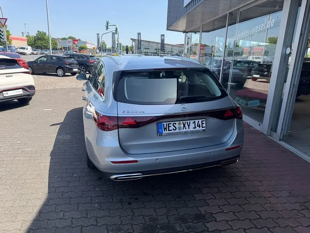 Gebraucht Mercedes E300 313 PS (230 kW) 2024 Hightechsilber metallic Kombi