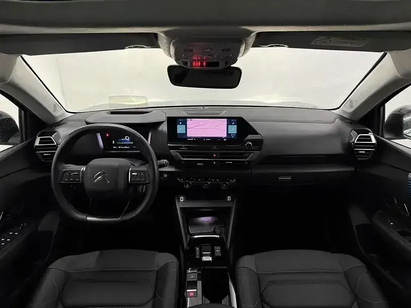 Używany Citroën e-C4 Shine 146 kW (199 KM) 2023 Niebieski Sedan/Limuzyna