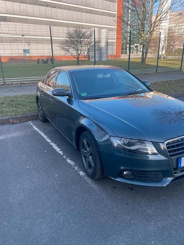 Gebraucht Audi A4 Ambiente 120 PS (88 kW) 2010 Blau Limousine