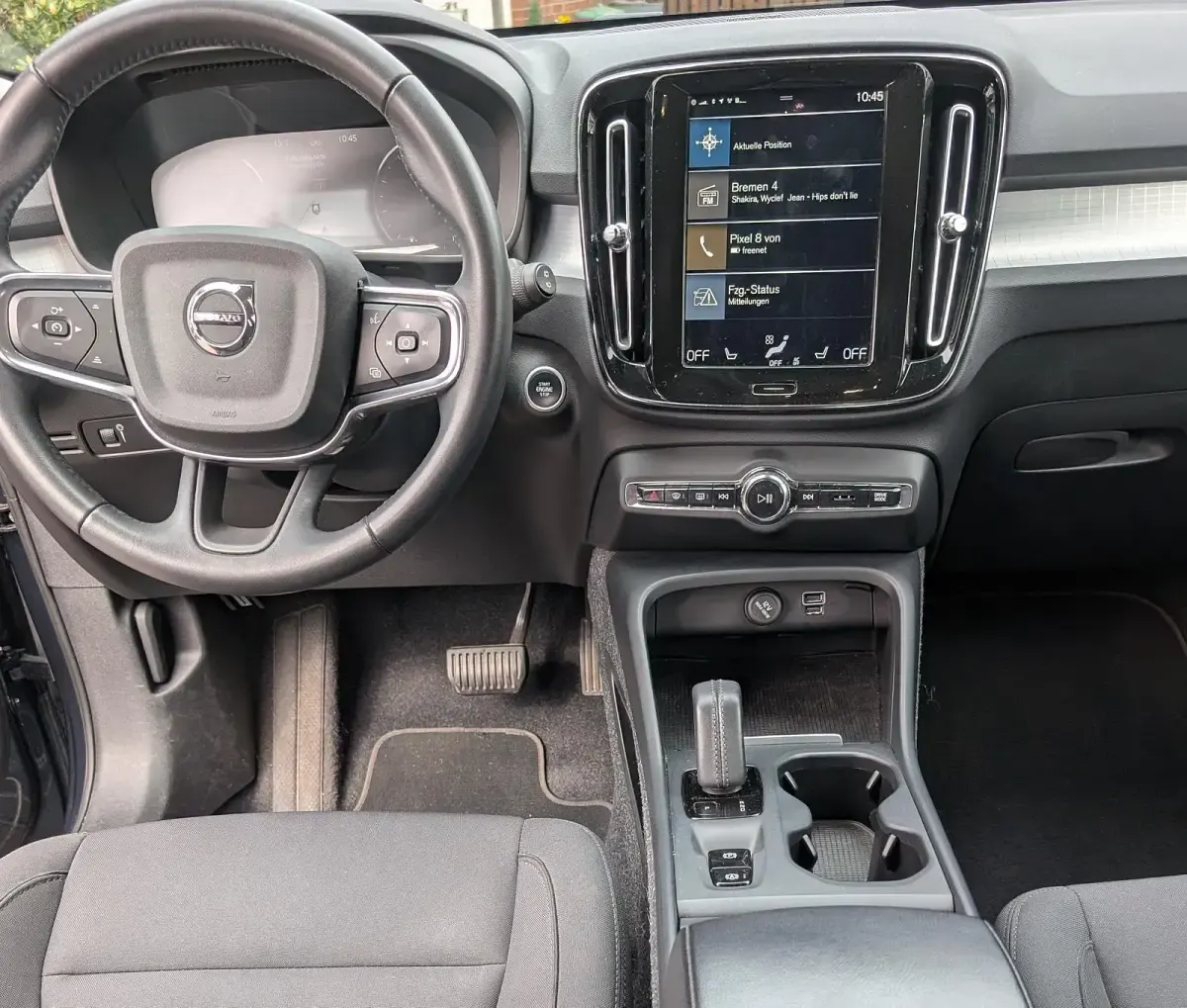 Gebraucht Volvo XC40 Momentum 163 PS (119 kW) 2021 Blau SUV