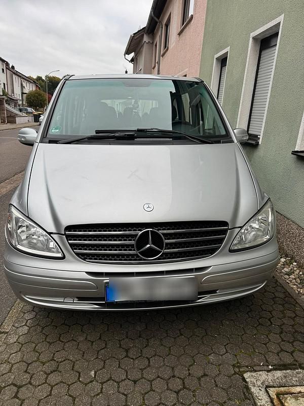 Silber Gebraucht 2006 Mercedes Viano Van / Kleinbus | 9.700 € (Guter Preis) - Bild 1/4