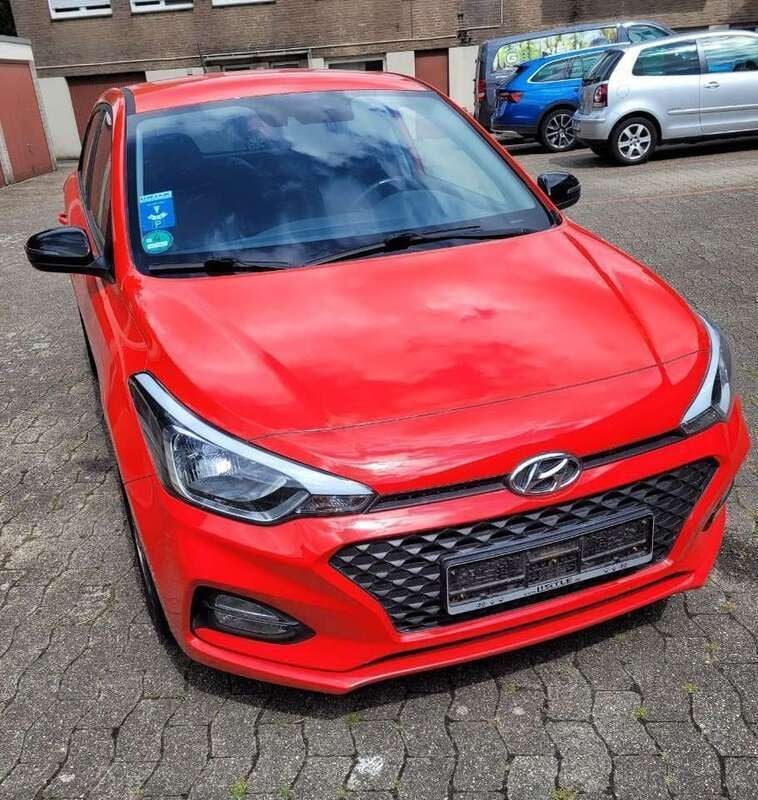 Rot Gebraucht 2020 Hyundai i20 Advantage Limousine | 10.500 € (Superpreis) - Bild 1/4