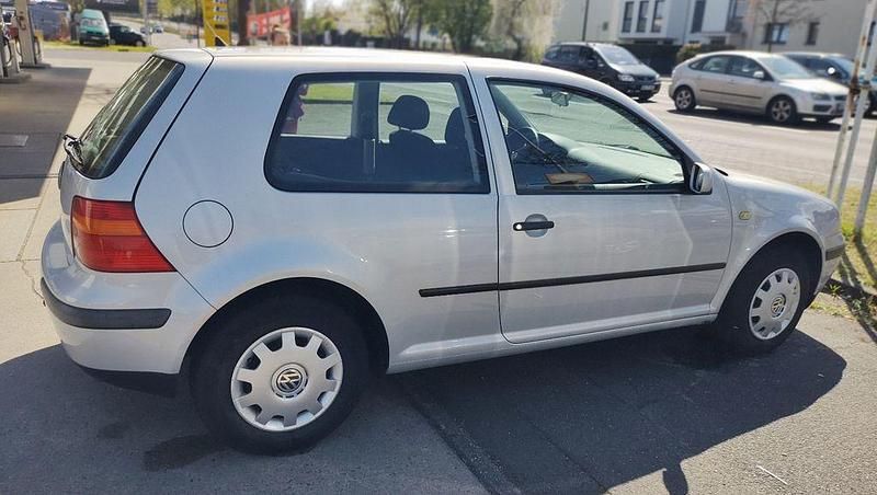 Gebraucht VW Golf III Basis 75 PS (55 kW) 1999 Silber Limousine