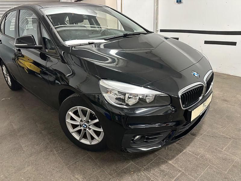 Schwarz Gebraucht 2017 BMW 218 Active Tourer Advantage Van / Kleinbus | 12.900 € (Guter Preis) - Bild 1/4