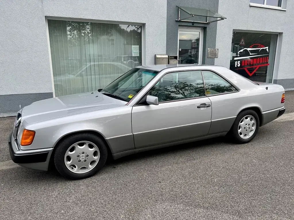 Gebraucht Mercedes 300 179 PS (131 kW) 1991 Silber Coupé