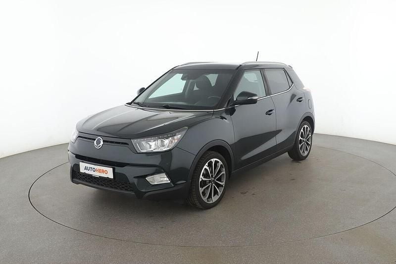 Grün Gebraucht 2018 Ssangyong Tivoli Quartz SUV | 9.890 € (Fairer Preis) - Bild 1/3