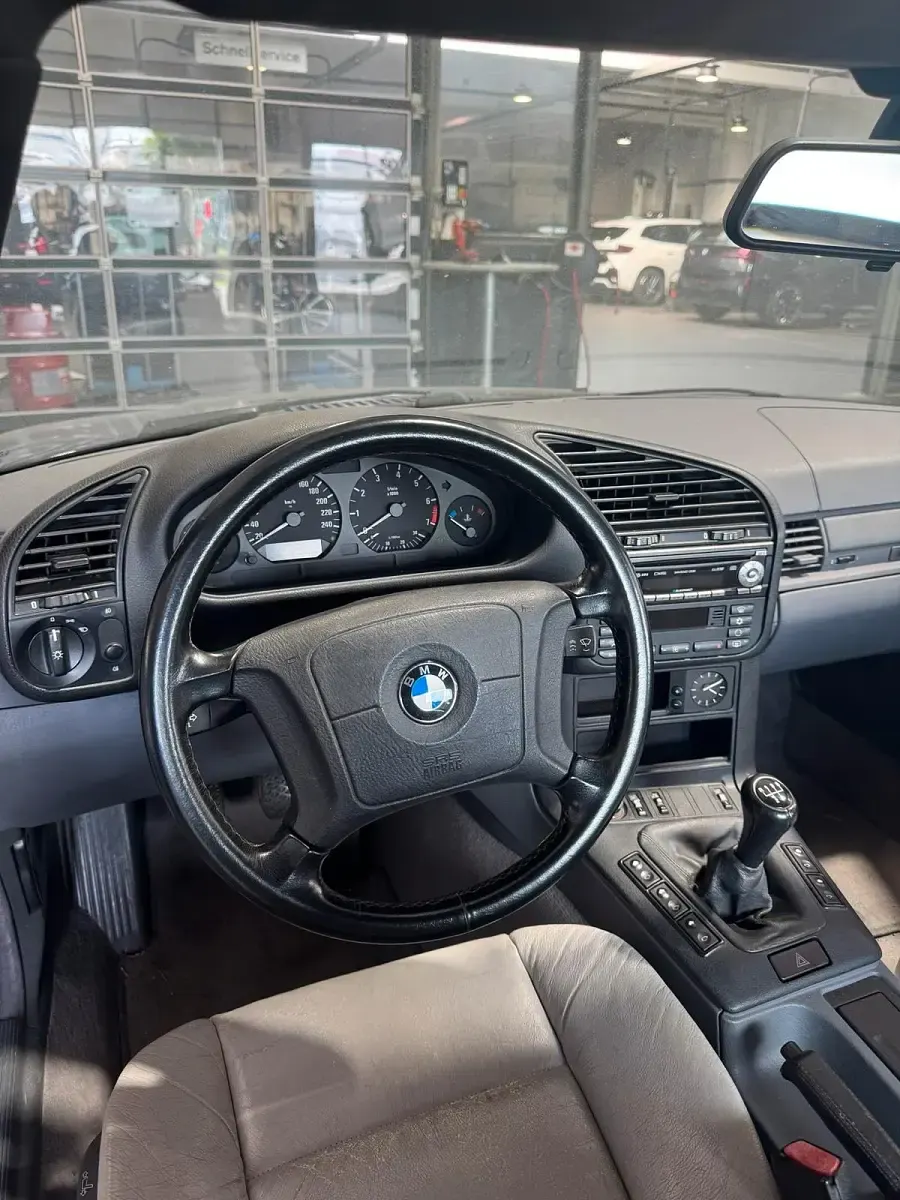 Gebraucht BMW 320 Cabriolet 150 PS (110 kW) 1996 Blau Cabrio