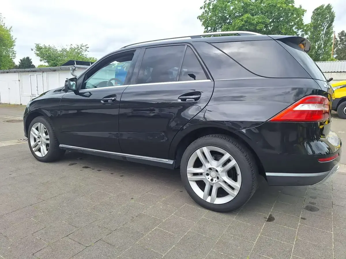 Gebraucht Mercedes ML250 204 PS (150 kW) 2013 Schwarz SUV
