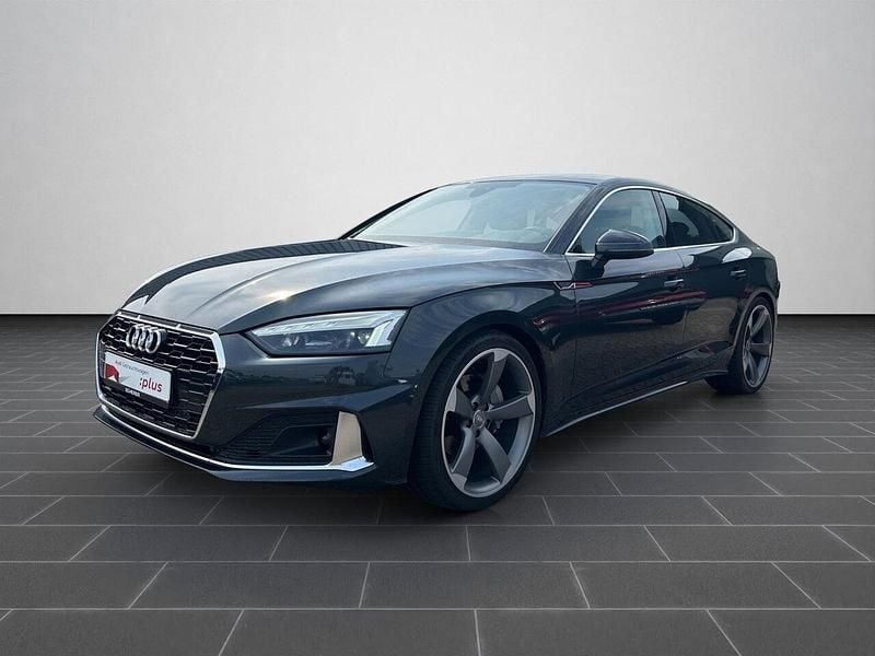 Grau (metallic) Gebraucht 2021 Audi A5 Sportback Advanced Plus Limousine | 32.490 € (Fairer Preis) - Bild 1/4