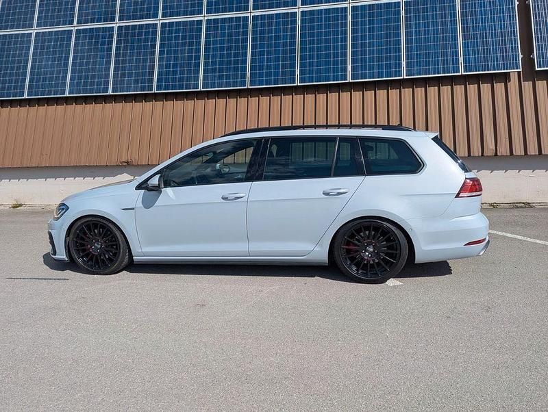 Second-hand VW Golf VII GTD 184 CP (135 kW) 2017 Gri Break