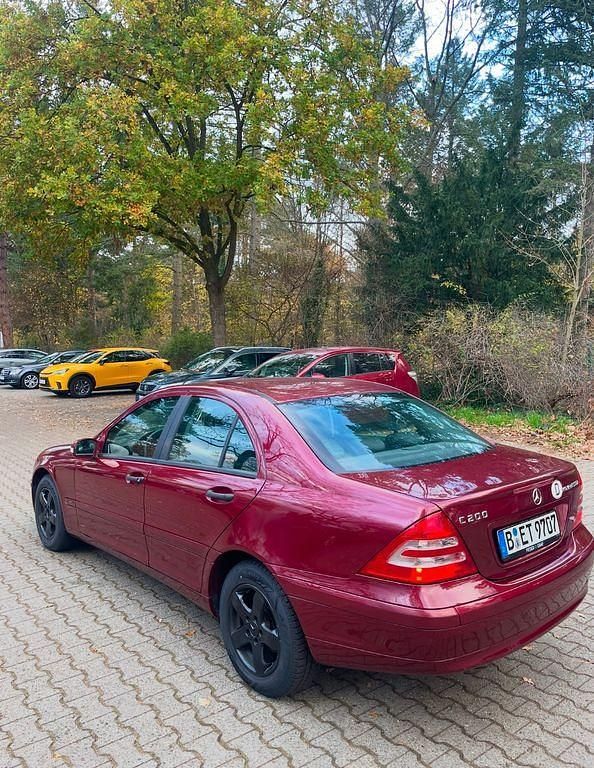 Rot Gebraucht 2001 Mercedes C200 Classic Limousine | 3.499 € (Fairer Preis) - Bild 1/4
