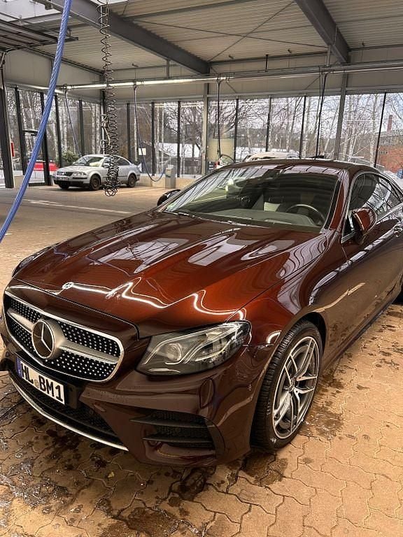 Gebraucht Mercedes E220 AMG 194 PS (142 kW) 2019 Coupé