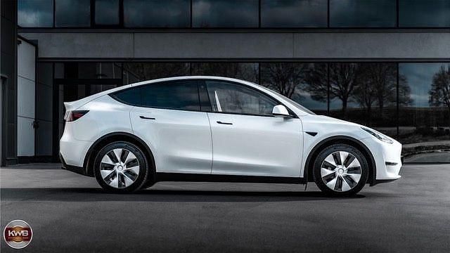 Gebraucht Tesla Model Y 378 kW (514 PS) 2024 Weiss (metallic) SUV