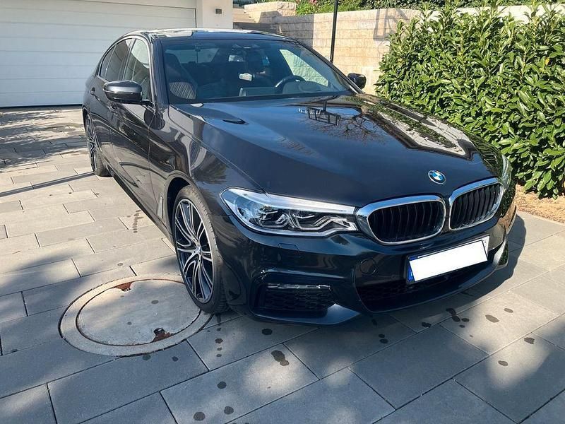 Grau Gebraucht 2018 BMW 540 M Sport Limousine | 31.500 € (Superpreis) - Bild 1/4