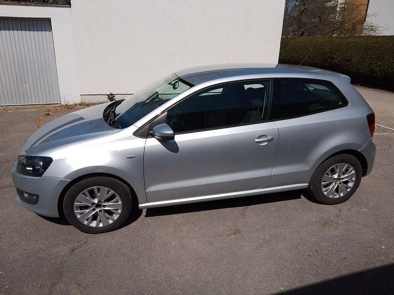 Silber Gebraucht 2013 VW Polo Life Kleinwagen | 3.000 € (Guter Preis) - Bild 1/4