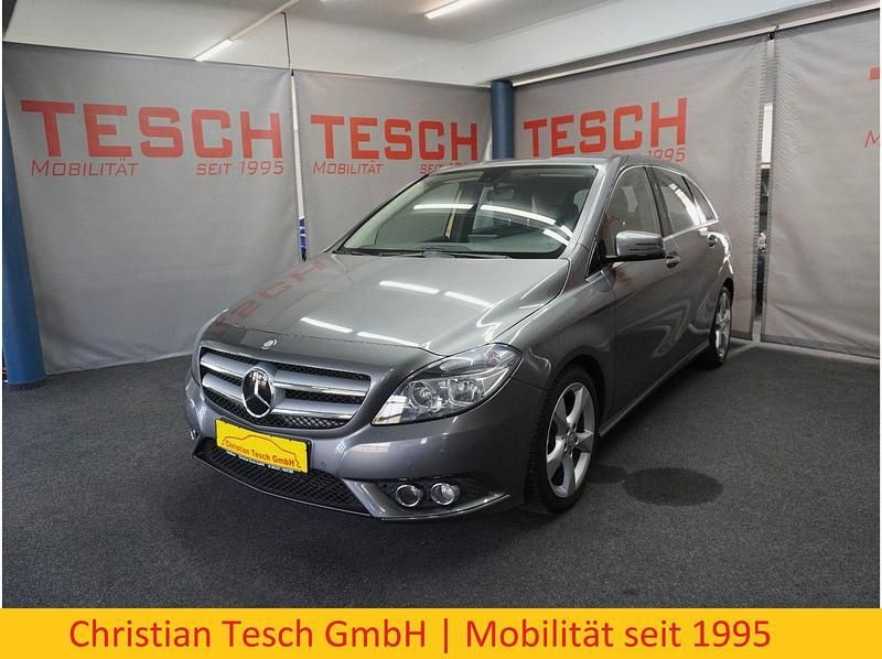 Gebraucht Mercedes B180 122 PS (89 kW) 2013 Grau Van / Kleinbus