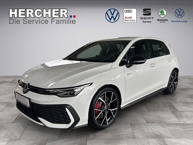 Weiß Neu 2025 VW Golf VIII GTI Limousine | 38.900 € (Superpreis) - Bild 1/4