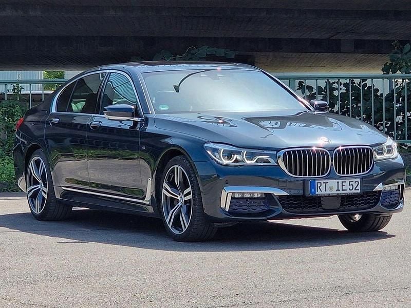 Gebraucht BMW 740 M Sport 320 PS (235 kW) 2017 Grau Limousine