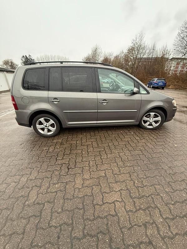 Gebraucht VW Touran 140 PS (102 kW) 2010 Grau Van / Kleinbus