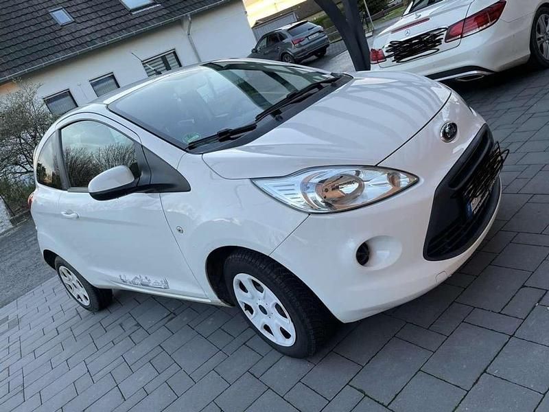 Gebraucht Ford Ka Trend 69 PS (50 kW) 2014 Weiß Kleinwagen