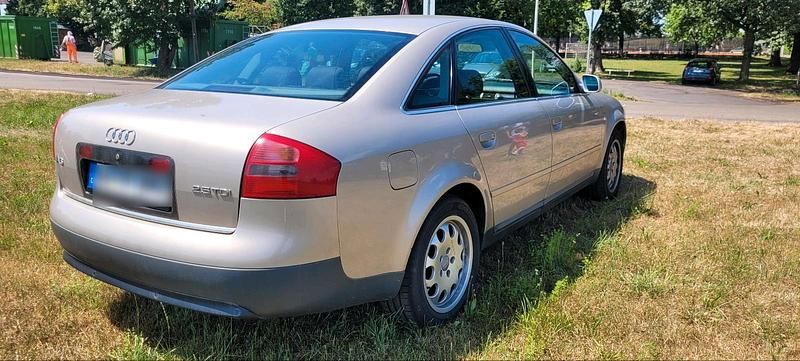 Gold Gebraucht 2000 Audi A6 Limousine | 1.999 € (Guter Preis) - Bild 1/4