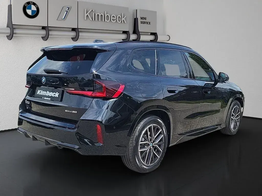 Neu BMW iX1 M Sport 203 kW (277 PS) 2026 Schwarz SUV