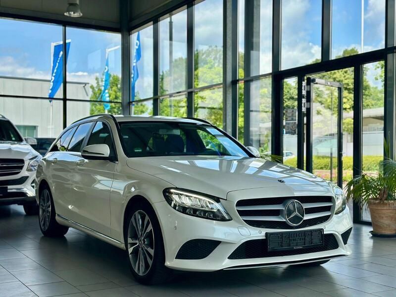 Weiß Gebraucht 2019 Mercedes C200 Business Kombi | 15.999 € (Teuer) - Bild 1/4