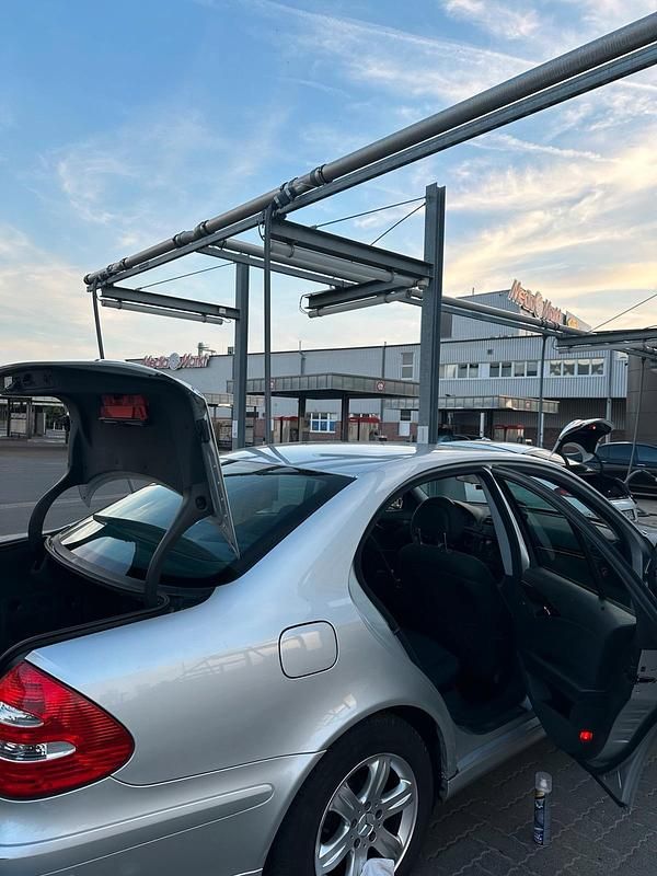 Gebraucht Mercedes E240 177 PS (130 kW) 2002 Grau Limousine