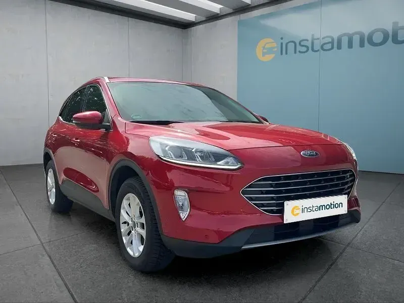 Gebraucht Ford Kuga Titanium 224 PS (164 kW) 2021 Rot SUV