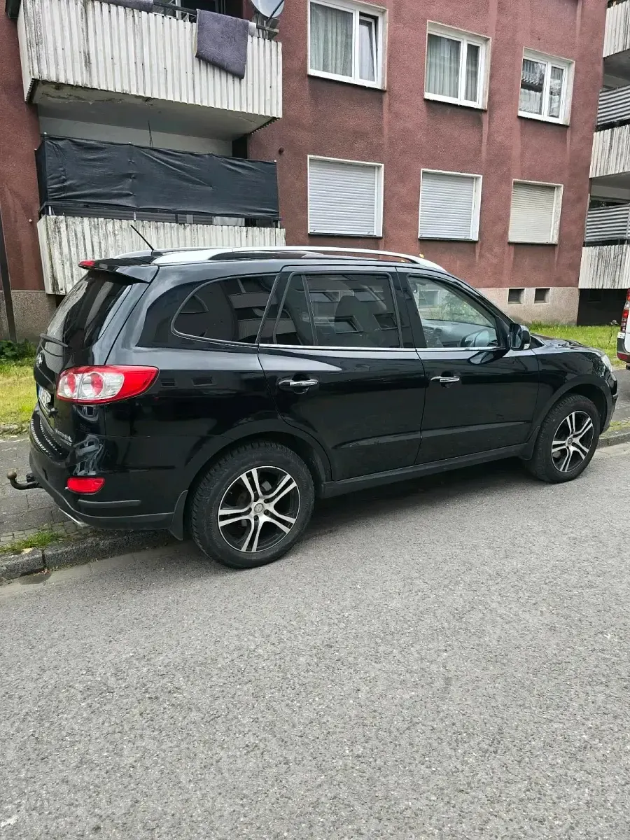 Gebraucht Hyundai Santa Fe 197 PS (144 kW) 2011 Schwarz SUV