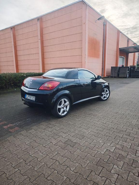 Schwarz Gebraucht 2009 Opel Tigra Cabrio | 3.200 € (Fairer Preis) - Bild 1/4