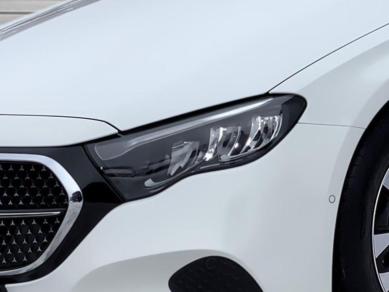 Gebraucht Mercedes E220 Avantgarde 197 PS (144 kW) 2024 Weiß Limousine